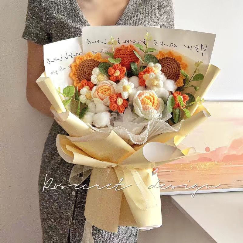 Día de San Valentín para enviar a las niñas ramos tejidos a mano