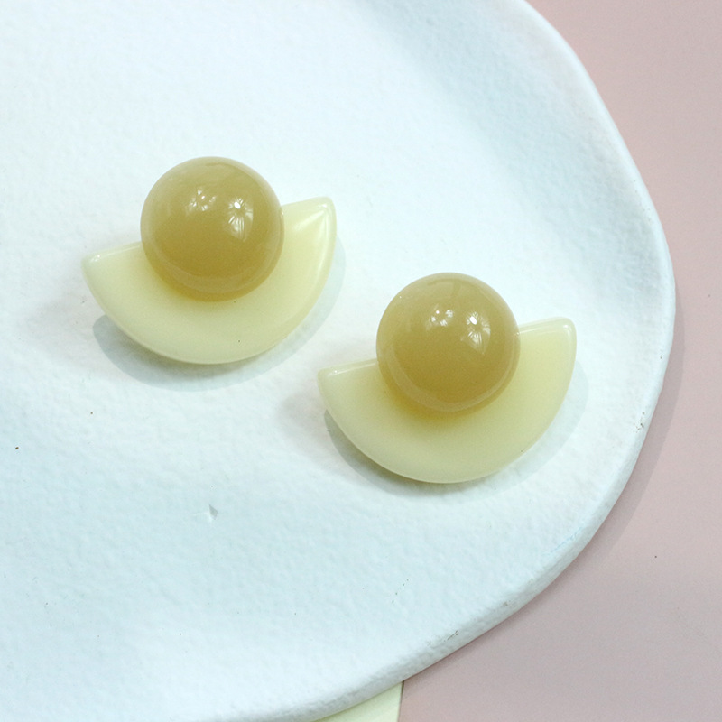 1 Pair Retro Semicircle Arylic Womenu0027S Ear Studs