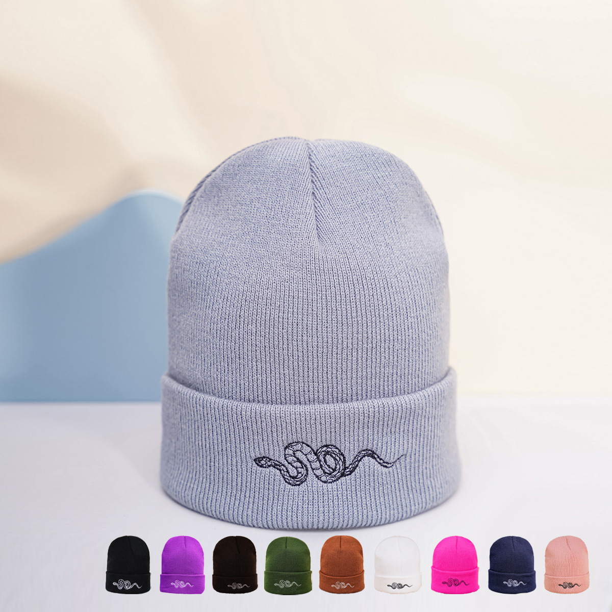 Unisex Basic Snake Embroidery Eaveless Wool Cap display picture 1