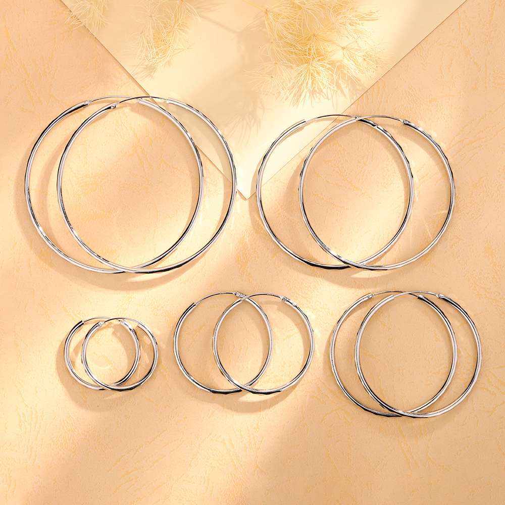 Diamond Pattern Hoop Earrings European Style Face Slimming_voghion.com