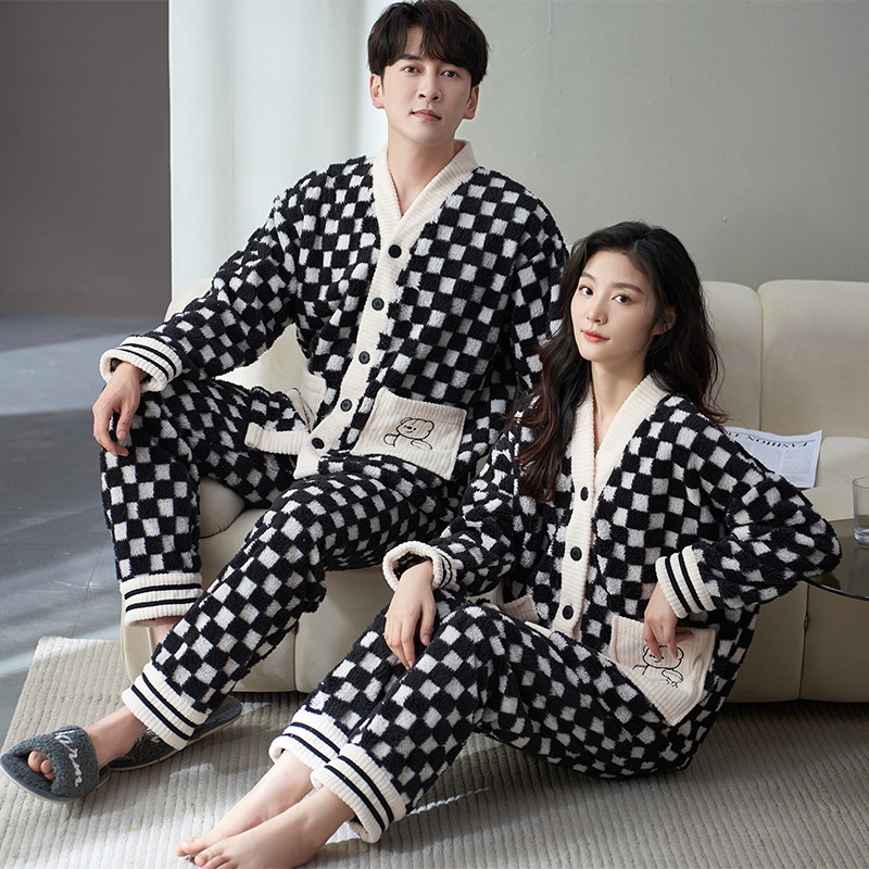 2023 Otoño e Invierno Nuevo coral polar pareja pijamas forrados de lana caliente franela ropa de abrigo hombres y mujeres ropa de hogar traje