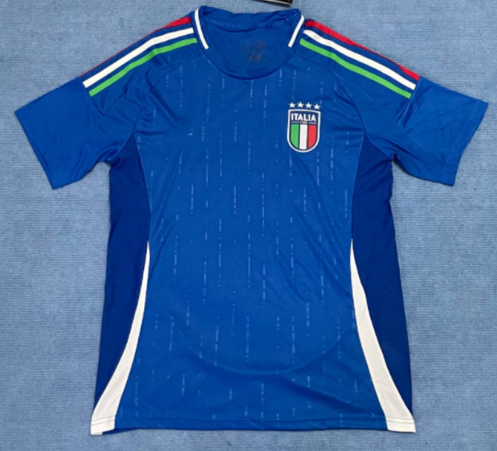 2425 Camiseta de fútbol de local y visitante transfronteriza italiana Edición especial Serie de camisetas Suministro directo de fábrica Edición conjunta