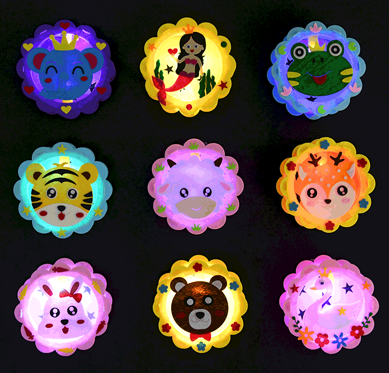 卡通花边灯笼12