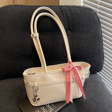 优质新品韩版简约小众腋下菜篮子包包高级质感油蜡皮时尚单肩女包