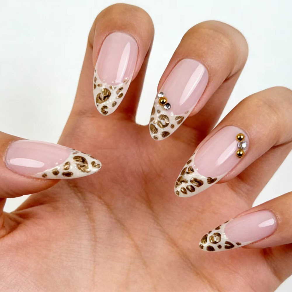 Comercio exterior 3D oro leopardo impresión de manicuras francesas dulce fresco desnudo diamante rosa desgaste de uñas 24 piezas de parche de uñas image 1