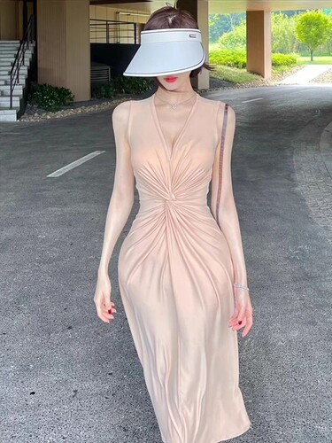 French socialite style pink sleeveless dress, women's summer temperament pleated V-neck waist slim bag, hip long skirt