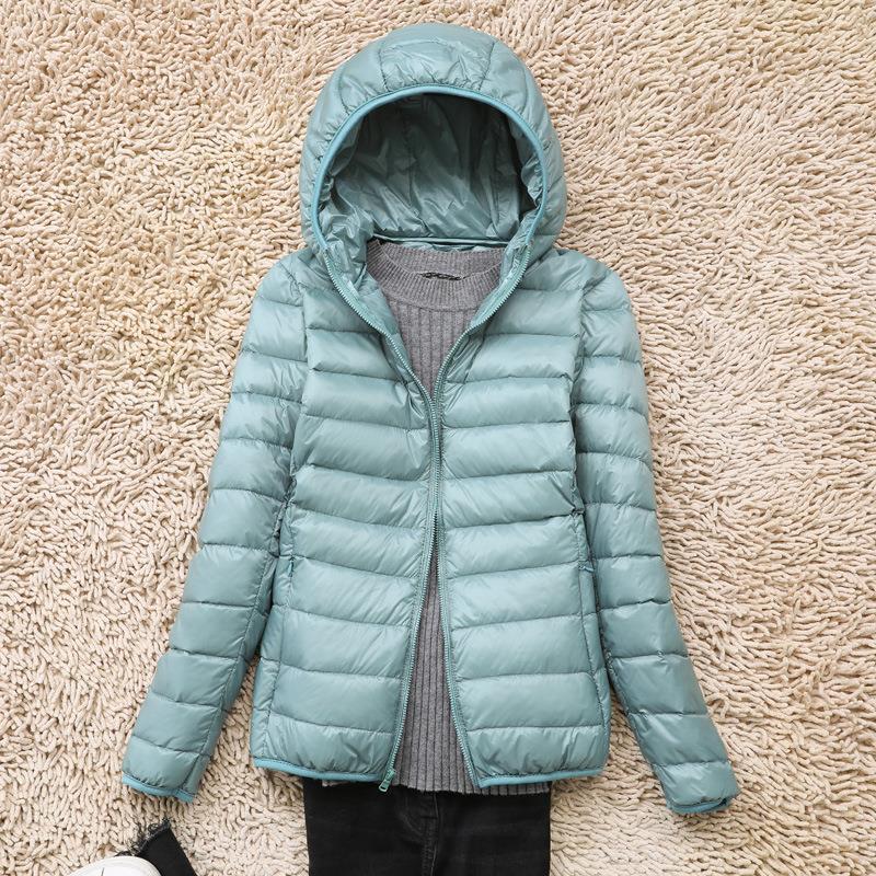时尚轻薄羽绒服女加大加肥大码连帽白鸭绒短款轻便秋冬装保暖外套