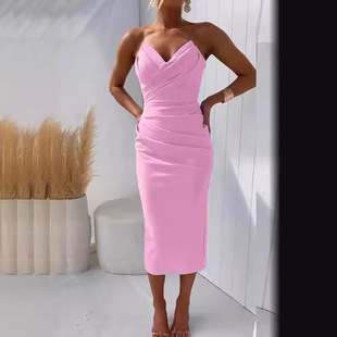 �羳����վ�r�КW��Ů�b�ԸЃ���Ĩ�؟o���_�ü�ɫ�B��ȹ