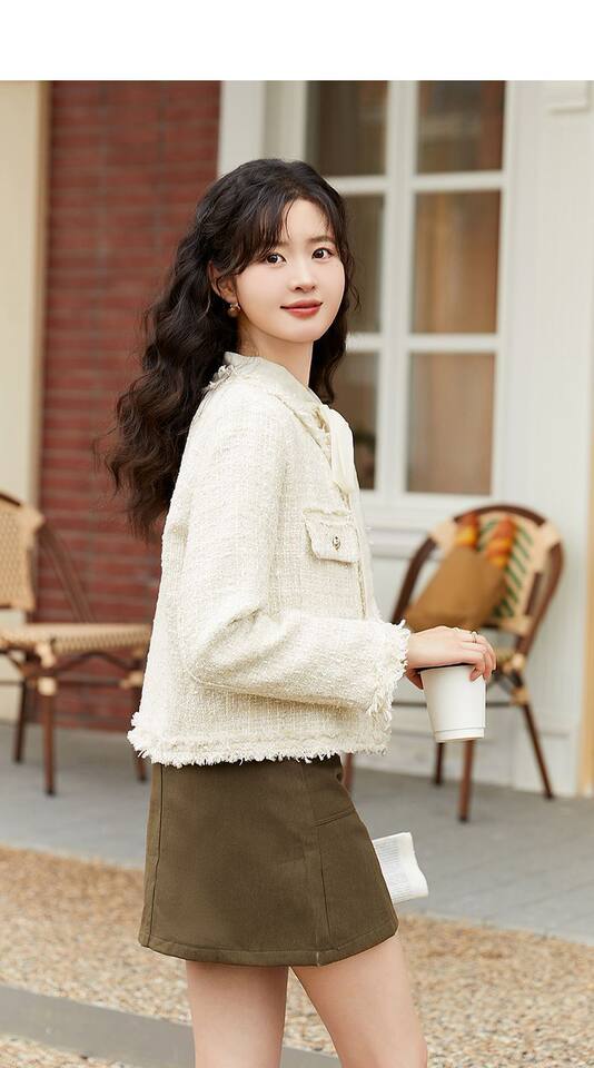 Áo khoác nữ ngắn dáng vải tweed viền tua rua, tay dài, form rộng — Hồng ngó sen chi tiết 12