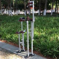 アルミ合金のハイシーソーの道化師のショーの室内装飾の工事の足の棚は昇降して調整することができます。