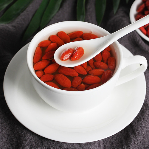 Qiao Yun Tang Goji Berries 100g/Can, Bottled Red Goji Berries, Bottled Goji Berry Tea, Goji Berry Fruit