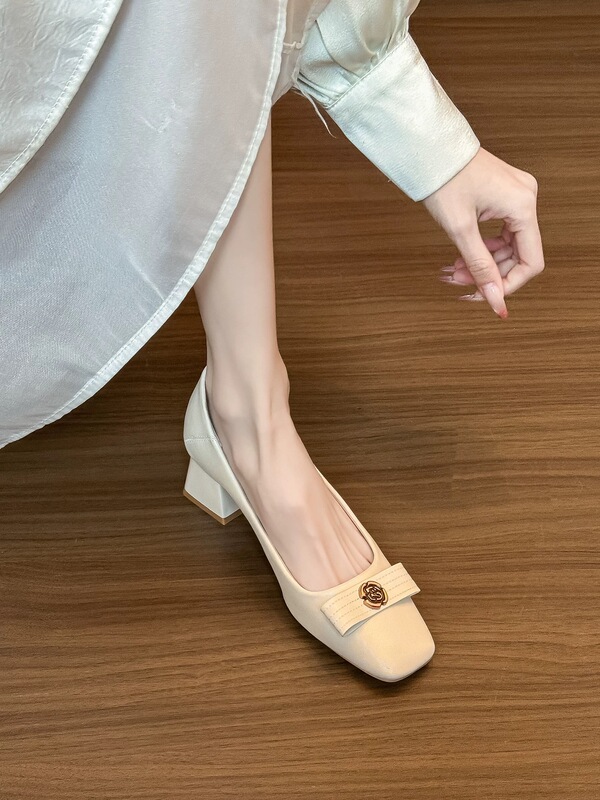 Sheepskin Version~2026 New Style Bow-Knot Square-Toe Chunky High-Heeled Shoes for Women, Suitable for Pairing with Dresses, Everyday Wear, and Bridesmaid Shoes Sheepskin Version~2026 New Style Bow-Knot Square-Toe Chunky High-Heeled Shoes for Women, Suitable for Pairing with Dresses, Everyday Wear, and Bridesmaid Shoes