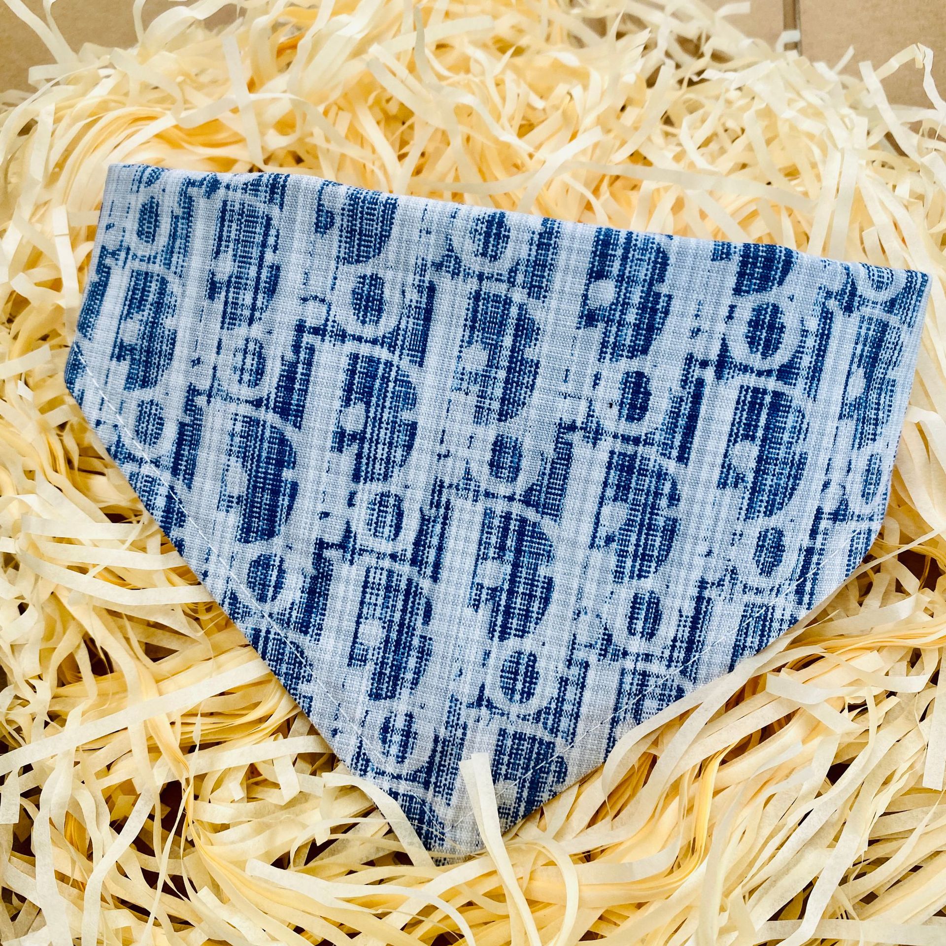 Fábrica en stock D marca de marea exportación corbata toallas de saliva hebilla ajustable que osos Bo Mei Schneider West Highlands