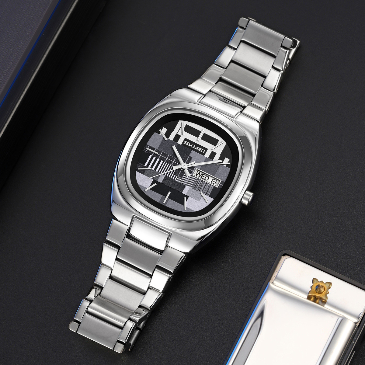Momentos de belleza personales TV dial relojes de acero relojes de hombre doble calendario relojes de cuarzo personalizados transfronterizos mayoristas