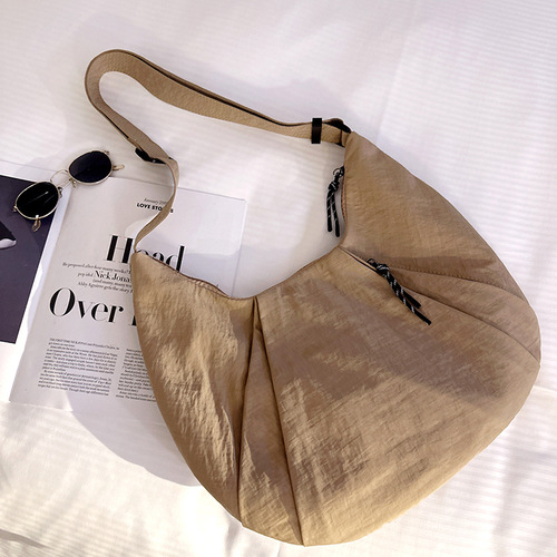 Waterproof Nylon Ox Horn Bag Crossbody Bag Yoga Bag Short Trip Bag Fashion Lightweight Durable Large Capacity Dumpling Bag