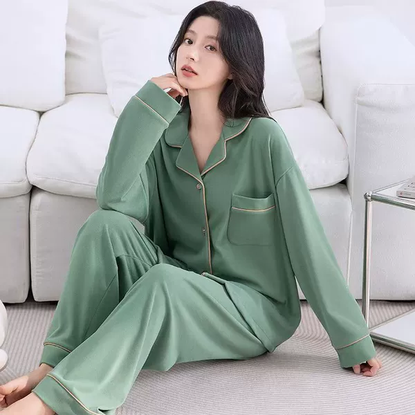 Female DN991 bean green