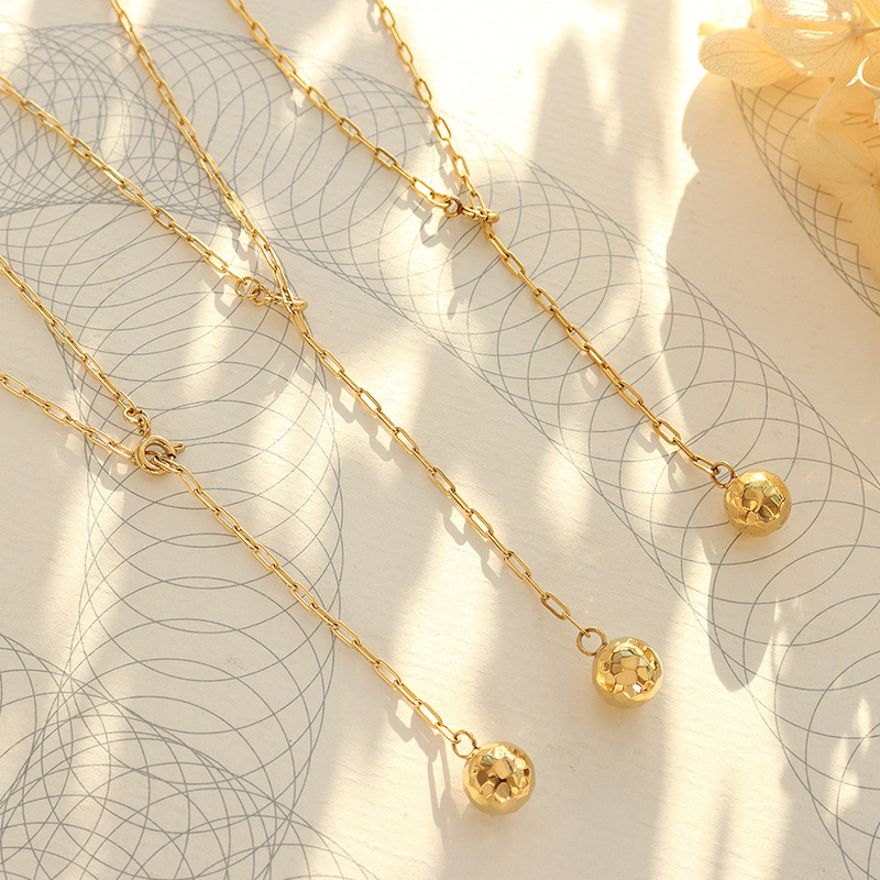 Marka francés ins bola multilateral colgante cadena personalidad nicho titanio acero chapado 18K oro collar P571