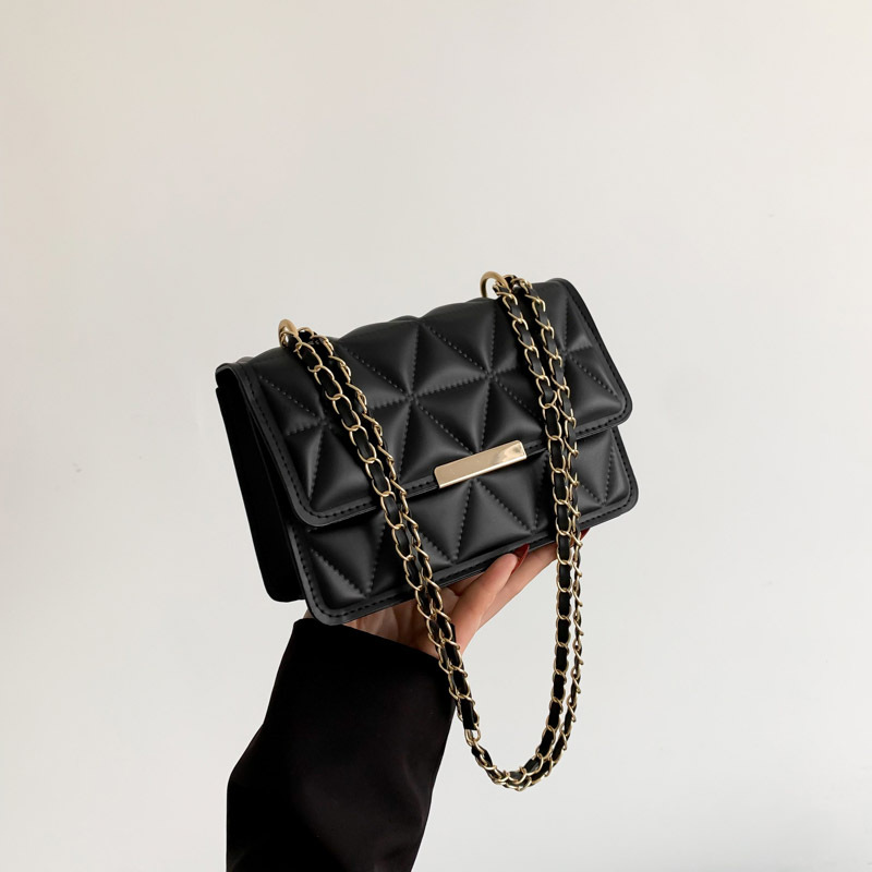 2023 nuevo estilo occidental pequeño bolso cuadrado estilo coreano bolso de las mujeres Bolsa de mensajero de hombro de cadena roja de moda popular de este año para mujeres