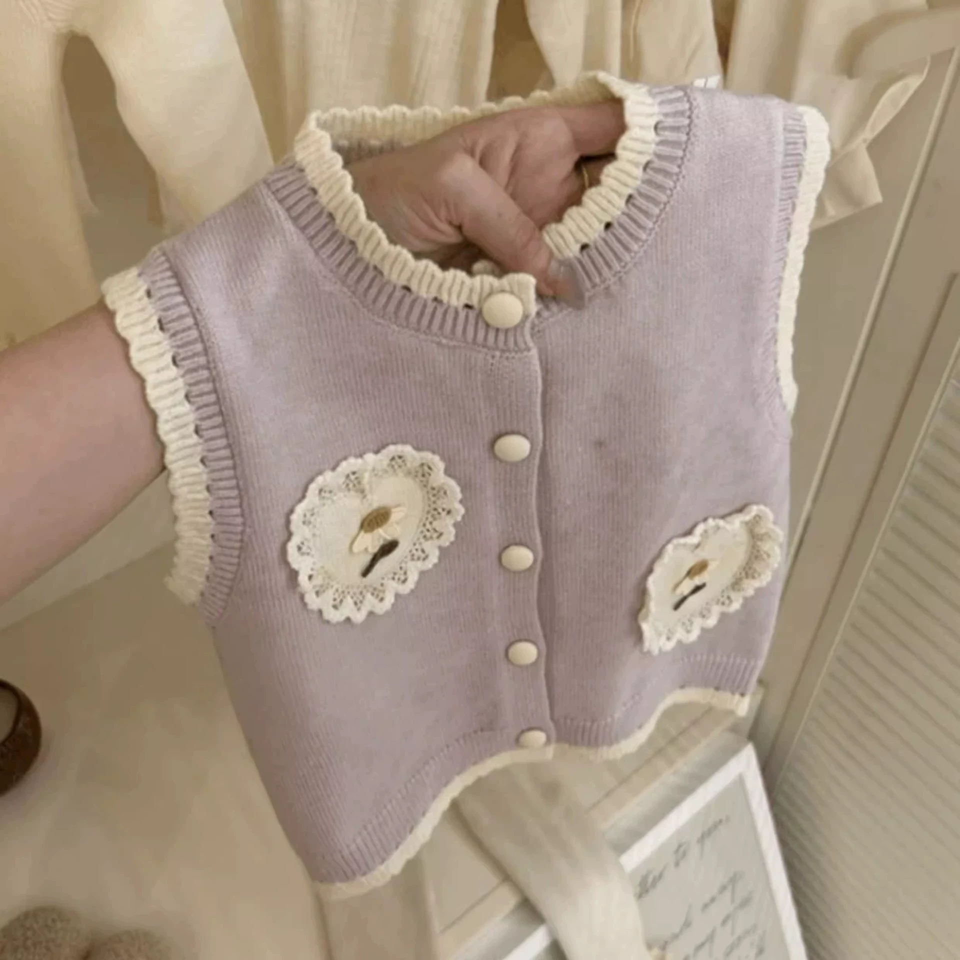Autumn knitted cute vest, soft cardigan sleevless, sweater, western style, flowered