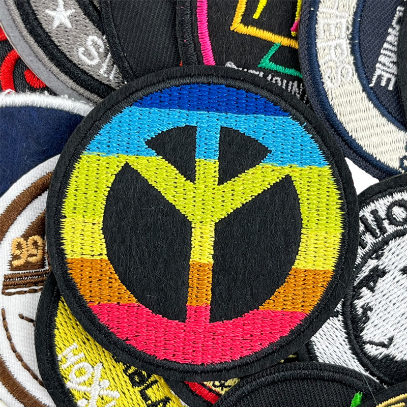 丸型刺繍布パッチメーカー在庫卸売コンピューター刺繍ロゴ衣類バッグバッジ装飾パッチ|undefined