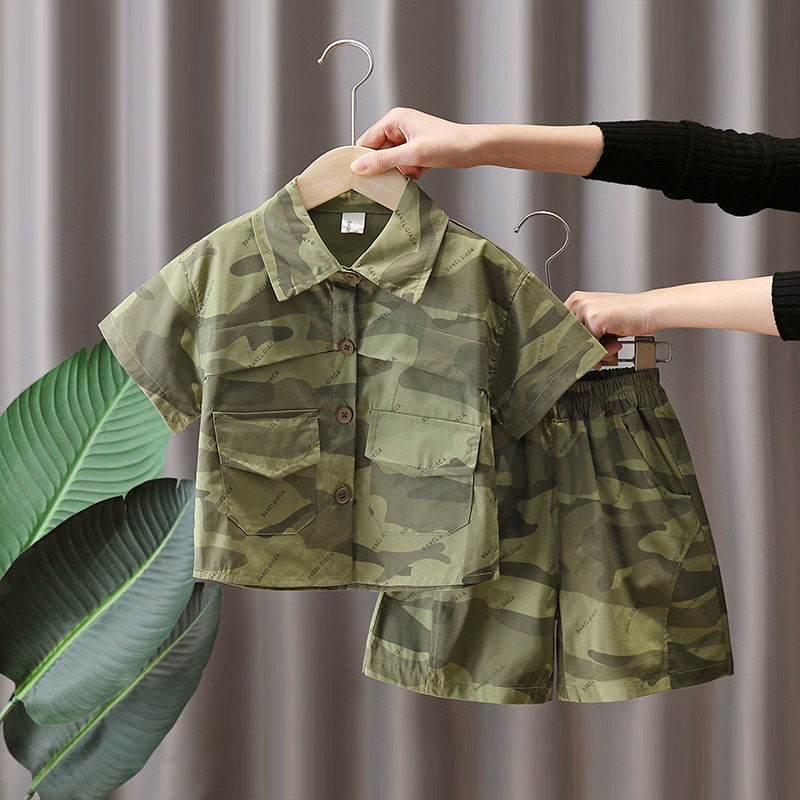 7179 Traje de camuflaje para niños 2025 nueva ropa de verano para niños, camisa de manga corta de moda fresca de verano de dos piezas