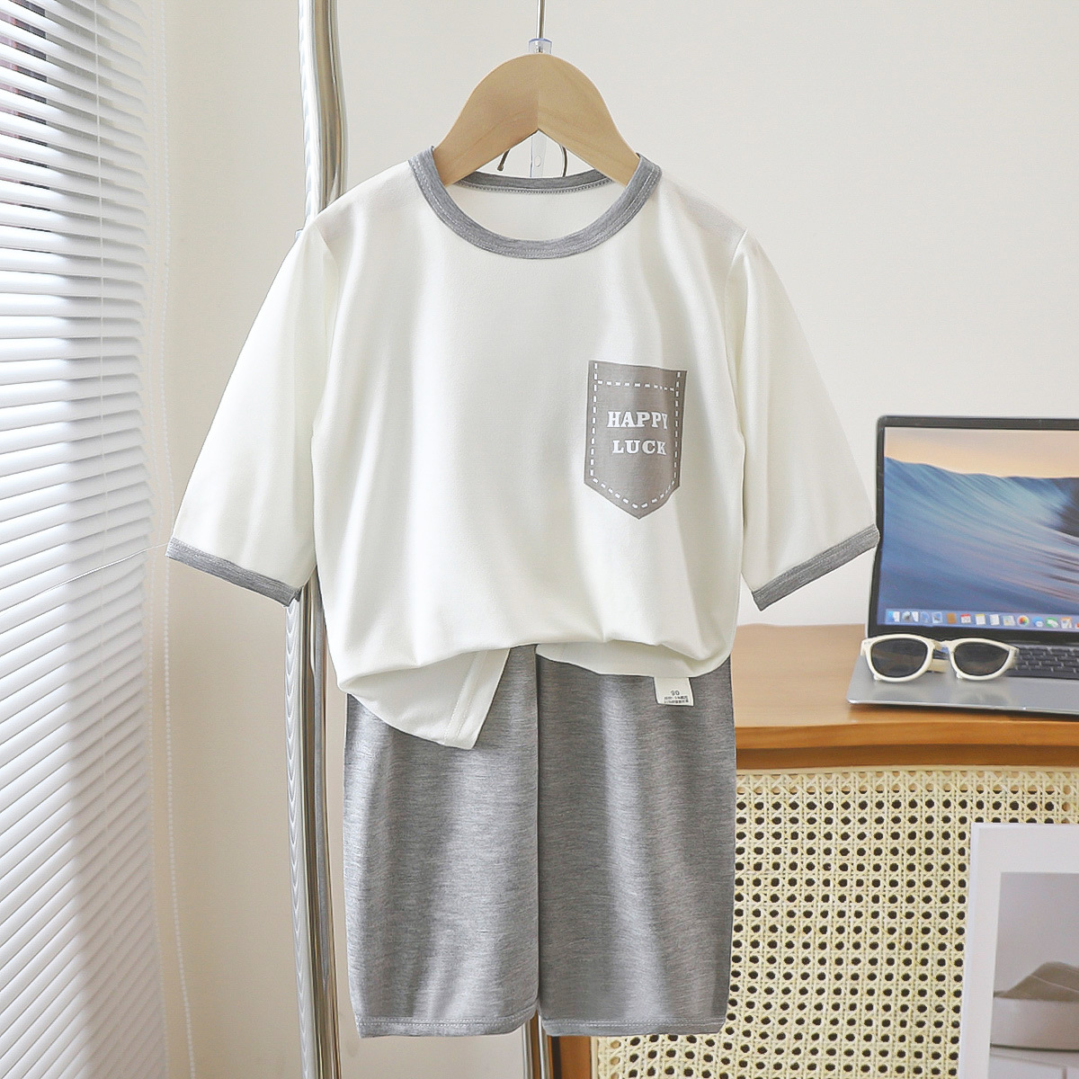 El nuevo traje de manga tres cuartos de servicio a domicilio de Yasser, pijamas de estilo caliente para niñas y tesoros para hombres, ropa de aire acondicionado para niños grandes y delgados de verano