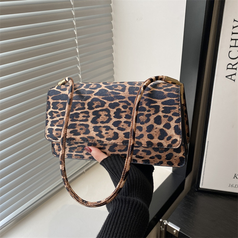 Coreano simple estampado leopardo bolso de brazo 2024 nuevo estilo ocio retro bolso de hombro estilo bolso de mochila pequeño