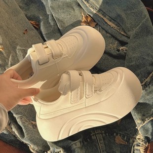 2025 Spring and Autumn New Ugly Cute Big Head Casual White Shoes Women's Niche Elevated Board Shoes with Velcro Platform Bread Shoes