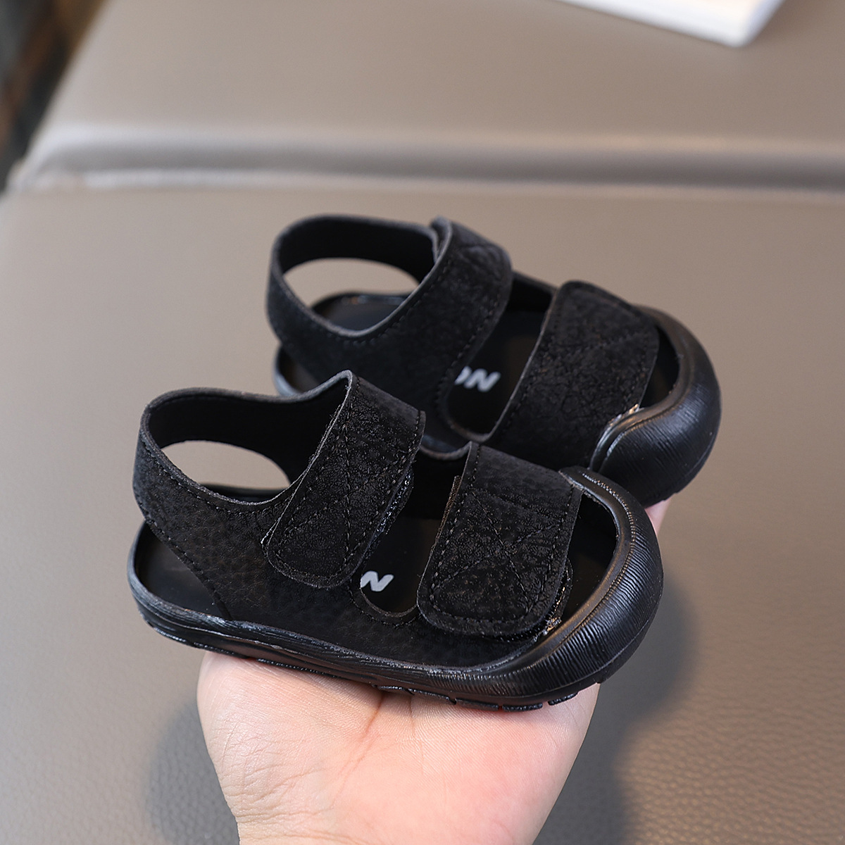 Sandali estivi con suola morbida, nuove scarpe da bambino, scarpe da spiaggia chiuse a punta per bambina, scarpe per neonati e bambini piccoli con chiusura in velcro._voghion.com