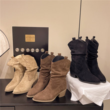 复古尖头绒面褶皱堆堆靴女2025新款粗跟显瘦中筒靴美拉德骑士靴秋