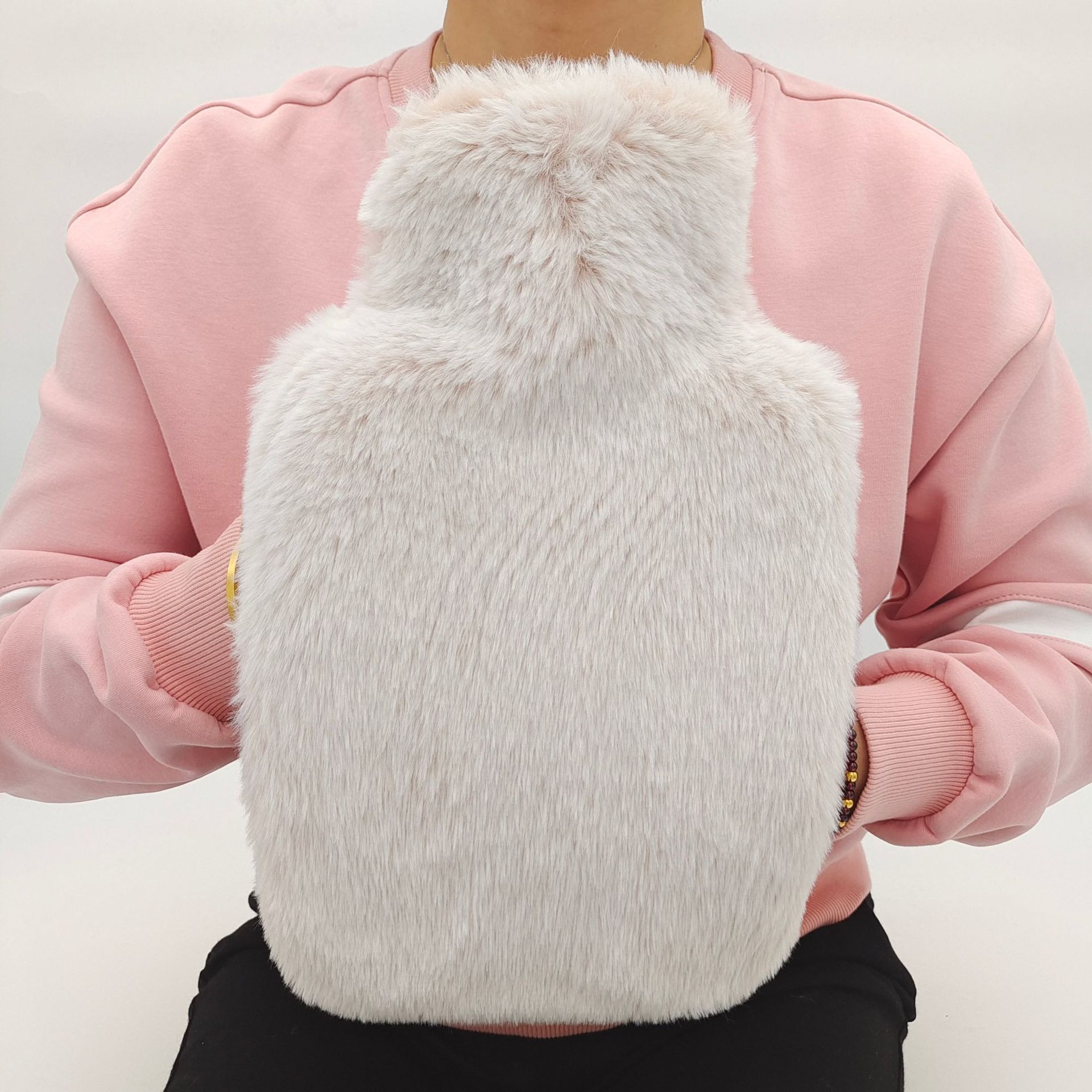 En stock lindo en forma de corazón mano más caliente bolsa de agua portátil creativo llenado de inyección de agua bolsa de agua caliente moda portátil bolso caliente al por mayor