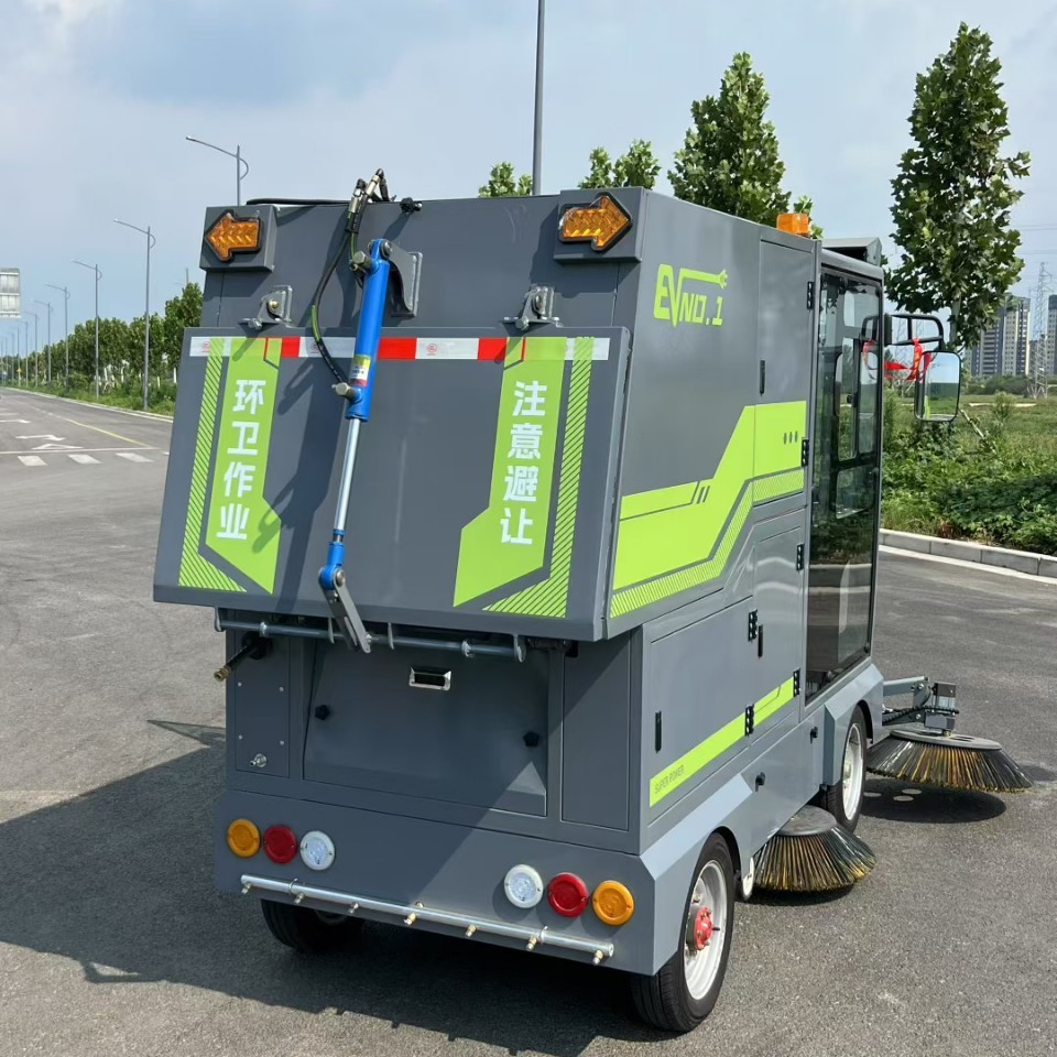 大型路面清扫车电动扫地车工厂车间工业扫地机自卸驾驶式扫地车
