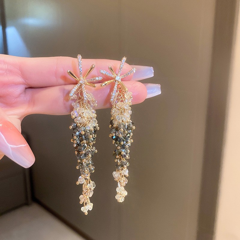 Aguja de plata con diamantes de cristal pendientes de bordilla estilo nacional pendientes de temperamento pequeño ligero lujo de alta calidad industria pesada exageración pendientes