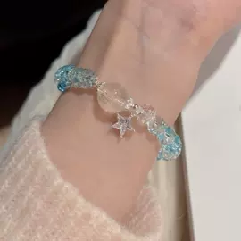 项链;耳钉;手链