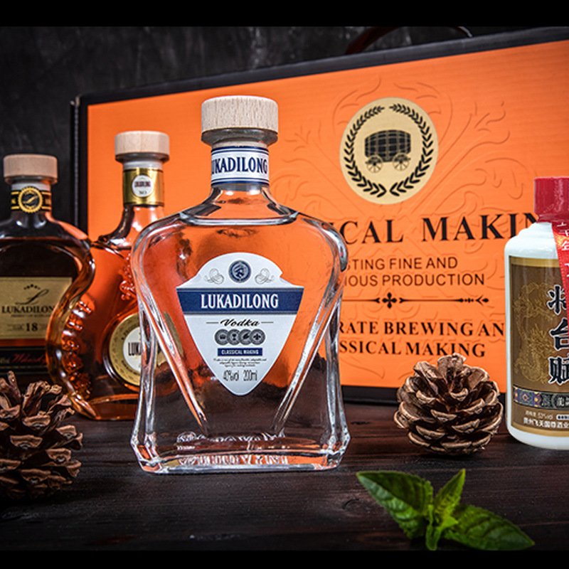 法国苏格兰原汁进口威士忌白兰地伏特加白酒组合四只小酒