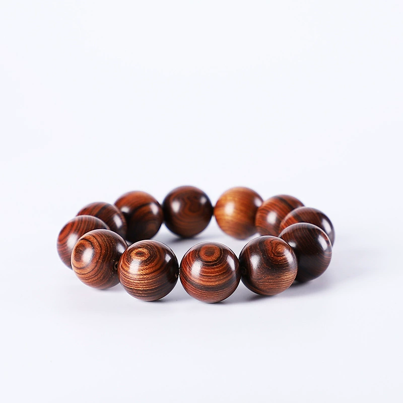 Этнический браслет-алтарь — бусины из сандалового дерева и ореха Walnut, размеры 10–20 мм