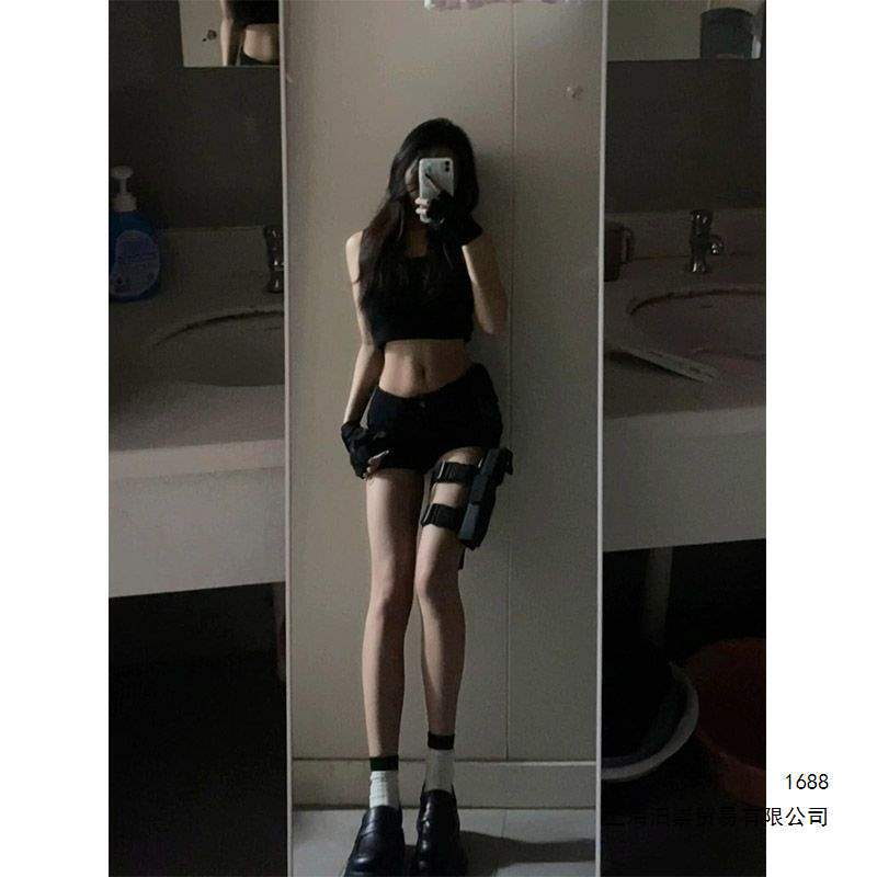 Low-Waisted Black Stretchy Skinny Denim Shorts for Women, Summer Retro Slimming Ultra-Short Pants, American High Street Style Hot Pants Low-Waisted Black Stretchy Skinny Denim Shorts for Women, Summer Retro Slimming Ultra-Short Pants, American High Street Style Hot Pants