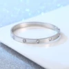 Серебристый