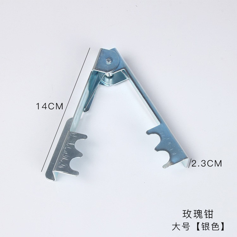 花屋の材料の花の花束を包装して手作りのdiyバラの花を刺します。
