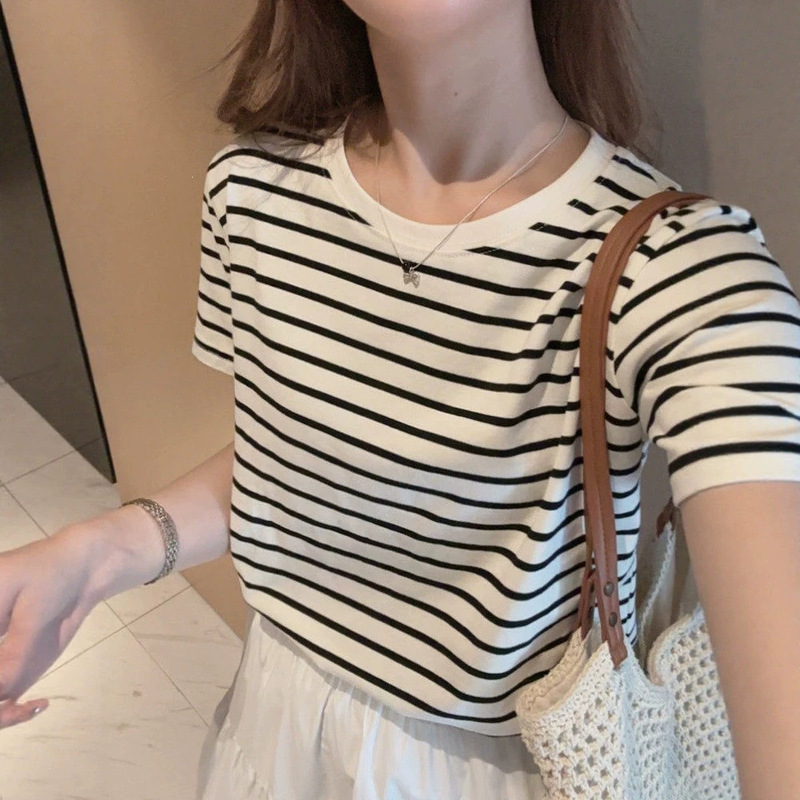Unique Designer Striped Straight-Shoulder Pure Cotton Short-Sleeve T-Shirt for Women, Fashionable and Stylish Basic Top for Summer Unique Designer Striped Straight-Shoulder Pure Cotton Short-Sleeve T-Shirt for Women, Fashionable and Stylish Basic Top for Summer