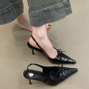 ��ʽС���߸�Ь2026�괺�����|�����{ɫ�q����^�\�ڼ�����՛�Ь