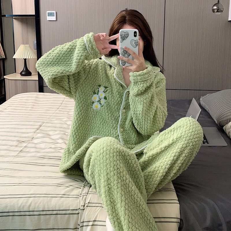 Pijamas de invierno al por mayor transfronterizos pantalones cardigans de manga larga dos piezas de franela gruesa y cálida ropa para el hogar