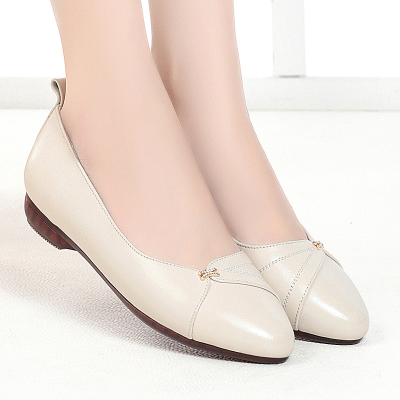Demi-season “mom shoes”, comfortable shoes flat low-cut, trend of season, soft sole, for middle age, non-slip sole, work shoes