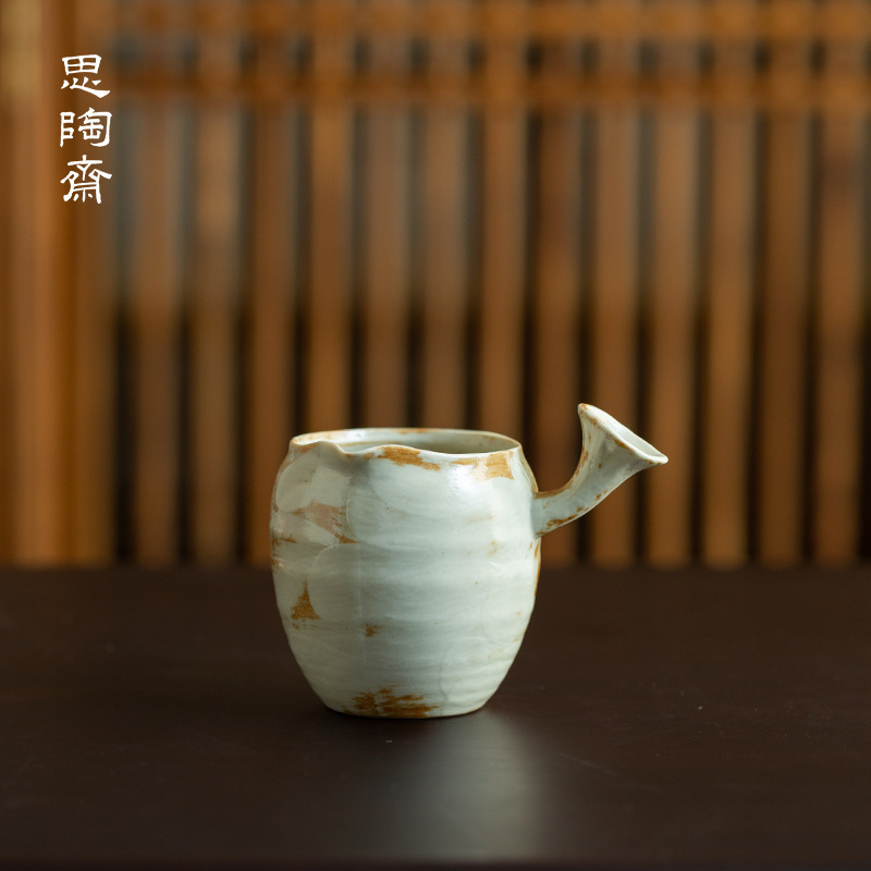 Fanyi Yunyan white handmade side handle fair Cup Japanese pink stoneware tea sea household ceramic tea dispenser wholesale