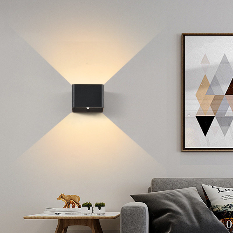 Comercio exterior de lámpara de pared recargable sin cableado de lámpara de inducción de luz instantánea de atracción magnética de montaje de órbita de cama reclinada lámpara simple