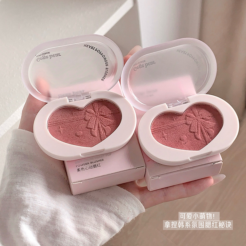 Gege bear blush cardíaco suave de baja saturación blanqueamiento natural brillante expansión contracción maquillaje de belleza transfronterizo