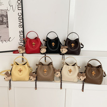 �������и߼��Еr������ˮͰ��С������С������˻@�Ӱ�б���