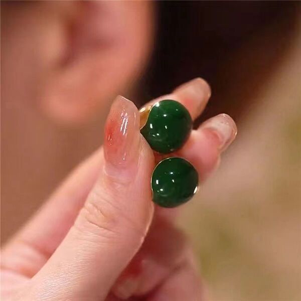 2023 earrings women's fashionable simple elegant earrings lovesick bean earrings green ball bean personalized earrings
