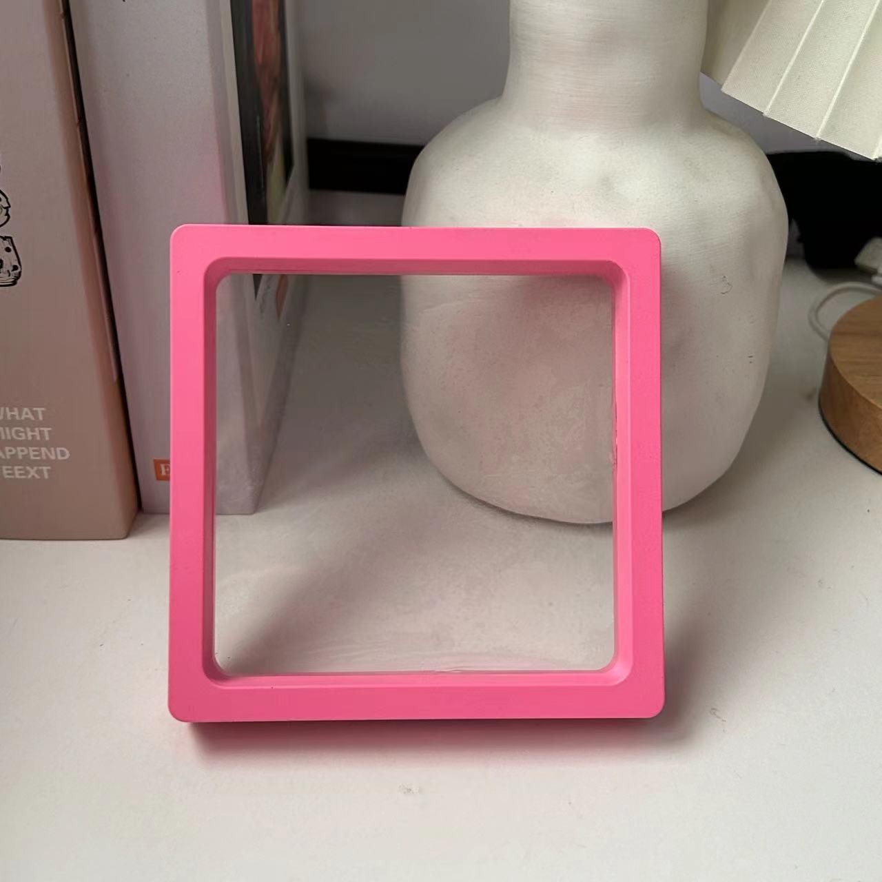 Matching rose red suspension box