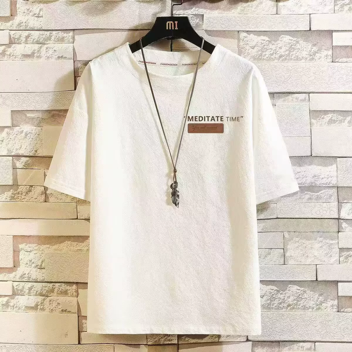 Источник производителя алфавитного принта большого размера, дикая модная тонкая рубашка с короткими рукавами, простая свободная рубашка с короткими рукавами, половина рукава